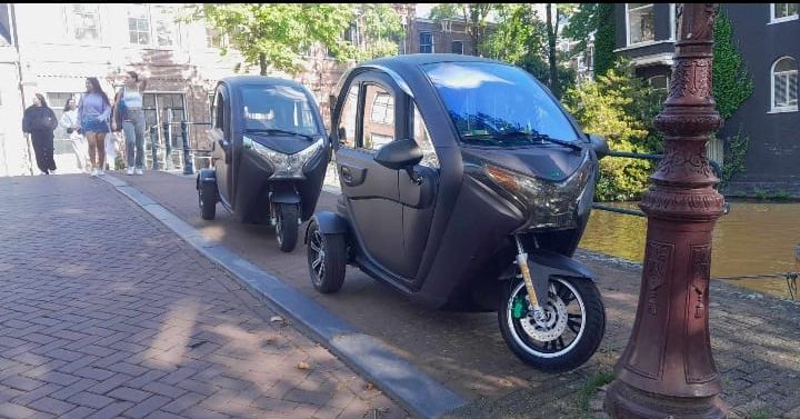 The Bomb, Cool tooo School